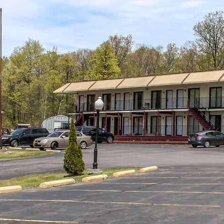 Econo Lodge Inn & Suites Lake Harmony - Pocono Mountains Area Уайтхейвен Экстерьер фото