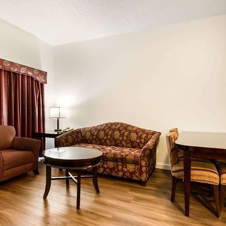 Econo Lodge Inn & Suites Lake Harmony - Pocono Mountains Area Уайтхейвен Экстерьер фото