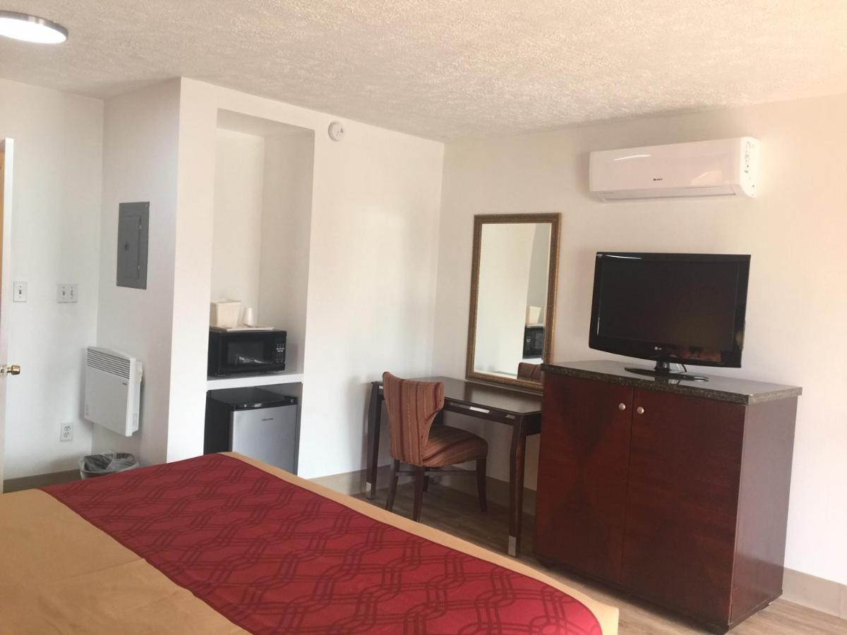 Econo Lodge Inn & Suites Lake Harmony - Pocono Mountains Area Уайтхейвен Экстерьер фото