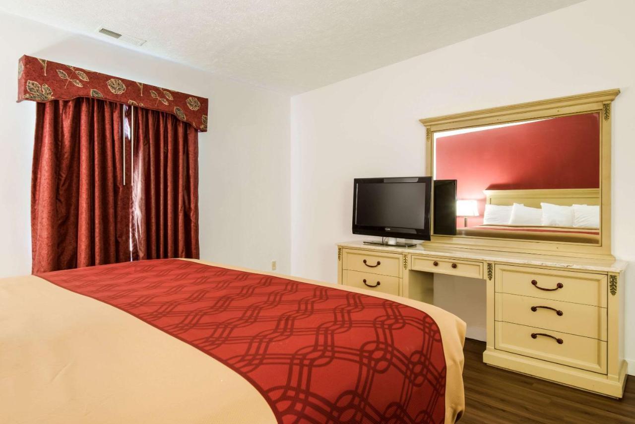 Econo Lodge Inn & Suites Lake Harmony - Pocono Mountains Area Уайтхейвен Экстерьер фото