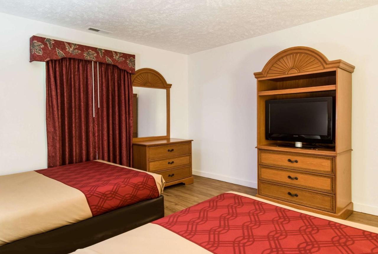 Econo Lodge Inn & Suites Lake Harmony - Pocono Mountains Area Уайтхейвен Экстерьер фото