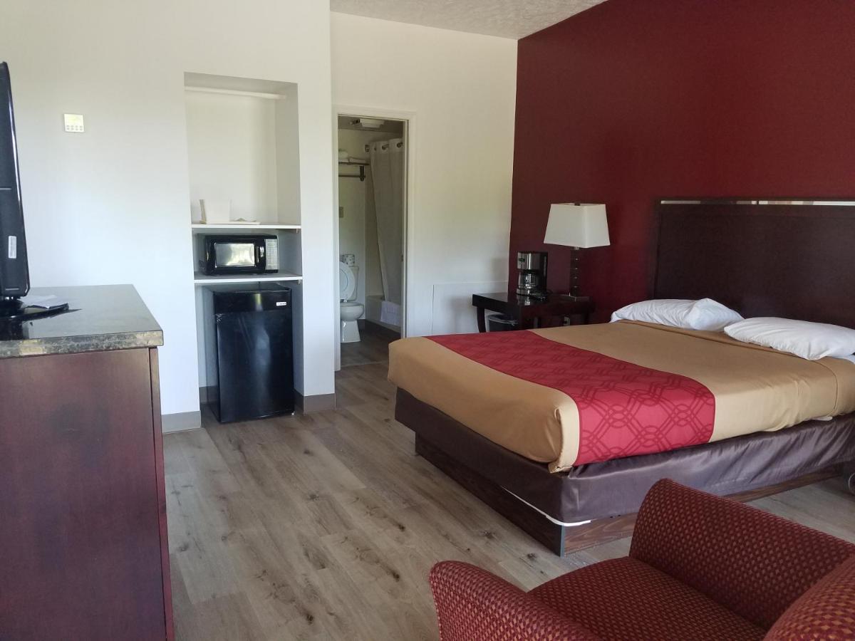 Econo Lodge Inn & Suites Lake Harmony - Pocono Mountains Area Уайтхейвен Экстерьер фото